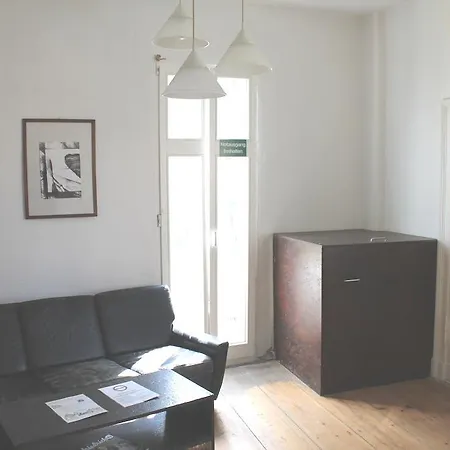 Bett-point Am Rathaus بيت ضيافة بوتسدام